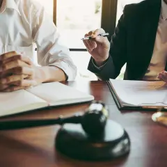 Chwilówki po jakim czasie komornik? Sprawdź, zanim będzie za późno