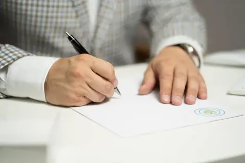 Jak skutecznie usunąć hipotekę z księgi wieczystej – krok po kroku i koszty