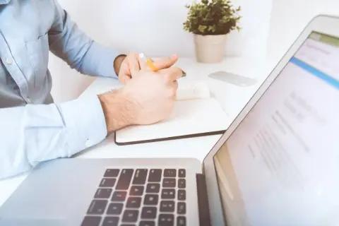 Jak sprawdzić krajowy rejestr zadłużonych i uniknąć nieprzyjemności