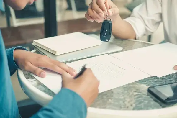 Zdjęcie Jak uniknąć kupna zadłużonego auta? Sprawdź, czy auto nie ma długów i zastawów