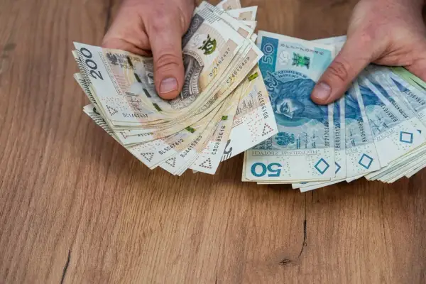 Kto bierze chwilówki i dlaczego warto znać te grupy osób?